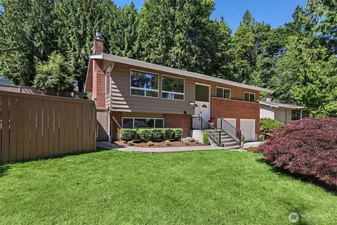 525 Mount Everest Ln SW, Issaquah, WA 98027