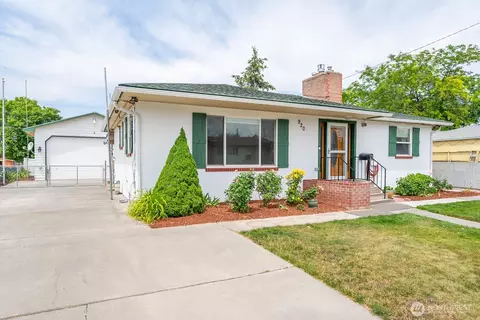 920 S Dahlia Dr, Moses Lake, WA 98837