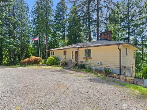 1125 Fish Pond Rd, Kelso, WA 98626