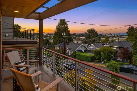 2619 Warren Ave N, Seattle, WA 98109