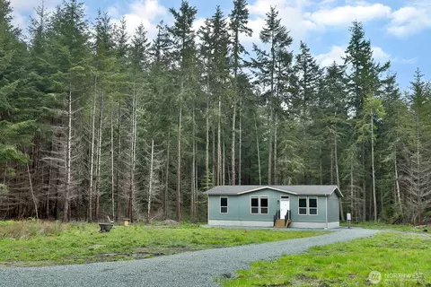 46 E Welcher Rd, Coupeville, WA 98239