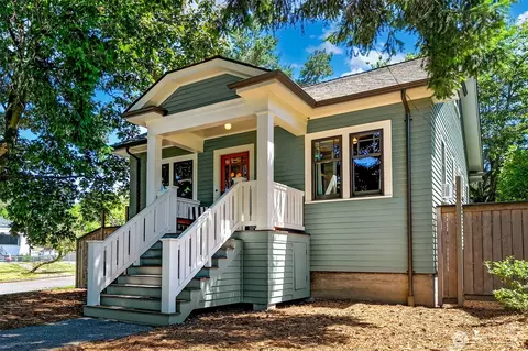 360 27th Ave, Seattle, WA 98122