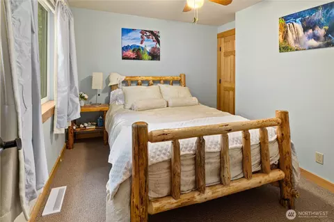 Bedroom - 161 Eagle View Dr, Ronald, WA 98940 photo 2 of 5