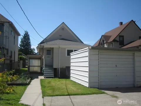 Exterior - 2219 Rockefeller Ave, Everett, WA 98201 photo 5 of 6