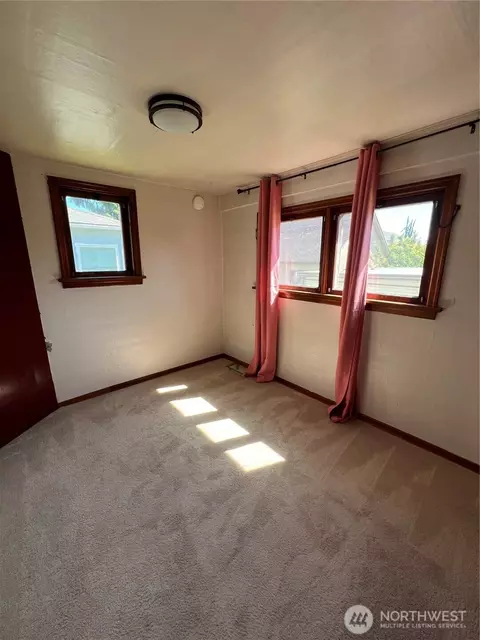 Bedroom - 2219 Rockefeller Ave, Everett, WA 98201 photo 1 of 3