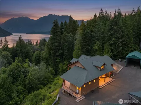 5786 N Lake Cushman Rd, Hoodsport, WA 98548