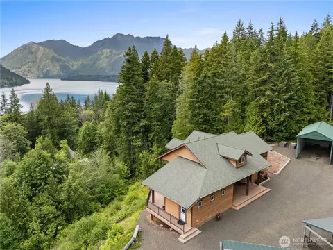5786 N Lake Cushman Rd, Hoodsport, WA 98548