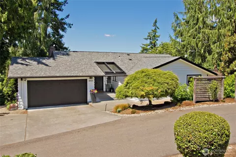 4935 116th Pl SE, Bellevue, WA 98006