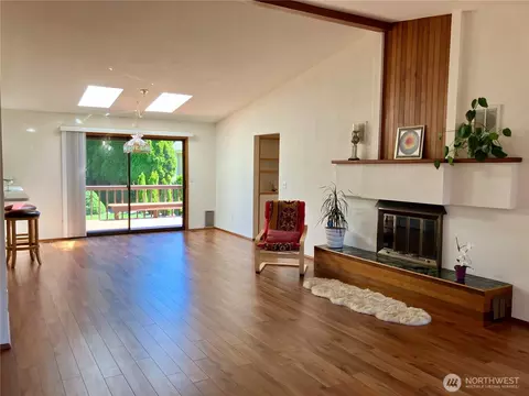 Living - 192 Hurricane Ridge Rd, Sequim, WA 98382 photo 4 of 5