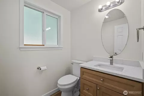 Bath - 4 107th St SE, Everett, WA 98204 photo 1 of 6