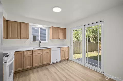 Kitchen - 4 107th St SE, Everett, WA 98204 photo 1 of 6