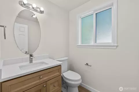 Bath - 4 107th St SE, Everett, WA 98204 photo 4 of 6