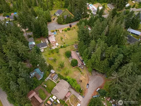8372 Juniper Ln, Maple Falls, WA 98266