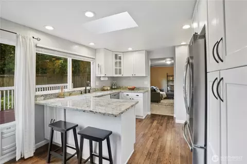 Kitchen - 1800 172nd St SE, Bothell, WA 98012 photo 2 of 3