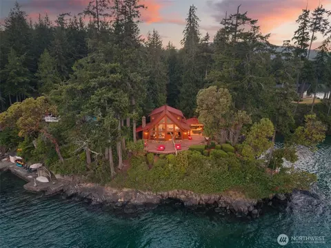 191 Canal Lane Ct, Brinnon, WA 98320