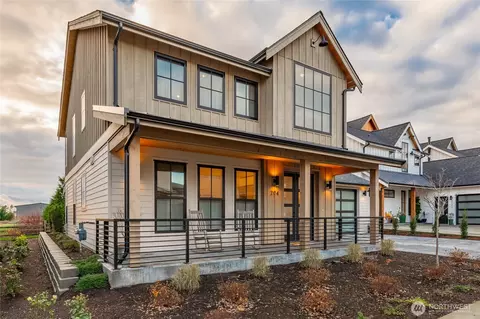 204 Pebblebrook Dr, Lynden, WA 98264