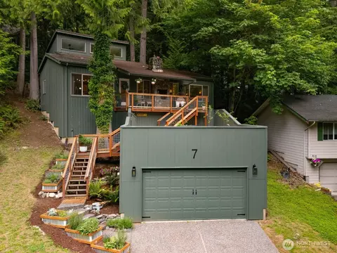 7 Summer Bell Ln, Bellingham, WA 98229