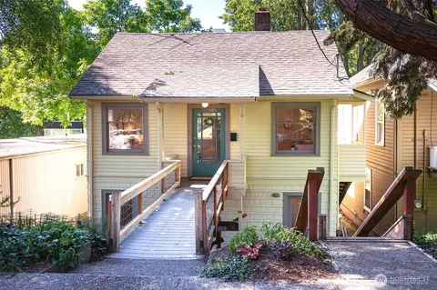 19 Dravus St, Seattle, WA 98109