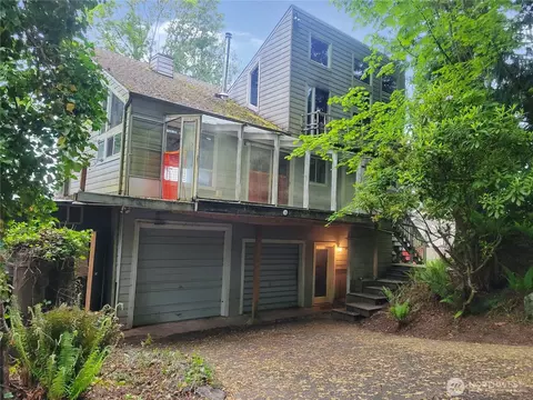 101 Fleet Dr, Port Ludlow, WA 98365
