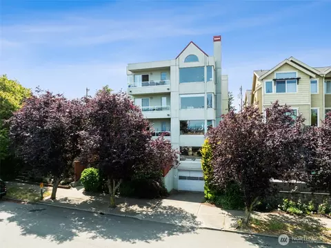 1613 California Ave SW #101, Seattle, WA 98116
