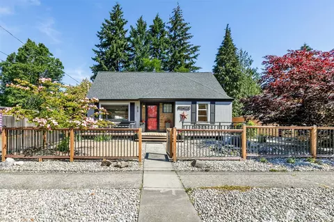 618 138th St SW, Burien, WA 98166