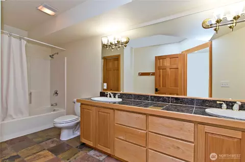 Bath - 35800 249th Ave SE, Enumclaw, WA 98022 photo 6 of 6