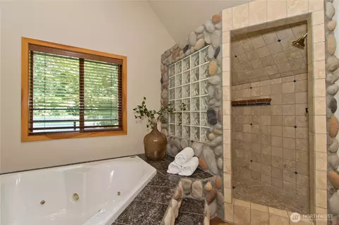 Bath - 35800 249th Ave SE, Enumclaw, WA 98022 photo 5 of 6