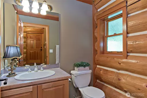 Bath - 35800 249th Ave SE, Enumclaw, WA 98022 photo 1 of 6