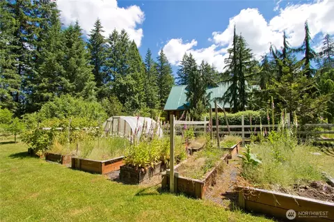 Exterior - 35800 249th Ave SE, Enumclaw, WA 98022 photo 7 of 12