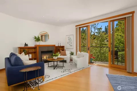 620 NE Vineyard Ln #B203, Bainbridge Island, WA 98110