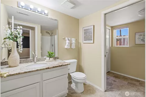 Bath - 3103 200th Pl SE, Bothell, WA 98012 photo 3 of 3