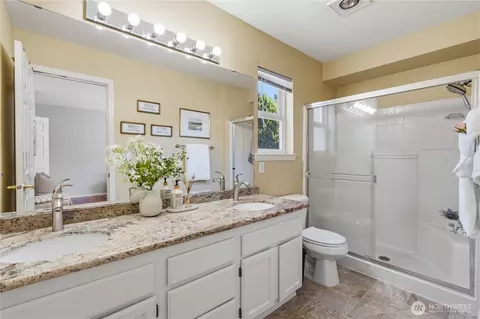 Bath - 3103 200th Pl SE, Bothell, WA 98012 photo 1 of 3