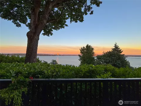 618 37th Ave, Seattle, WA 98122