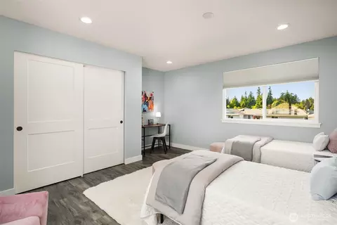 Bedroom - 20121 Bartlett Rd, Bothell, WA 98012 photo 6 of 7