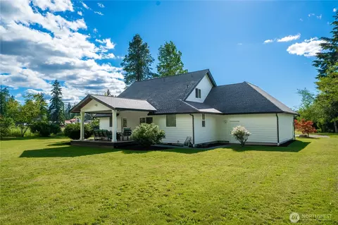 12217 Waller Rd E, Tacoma, WA 98446