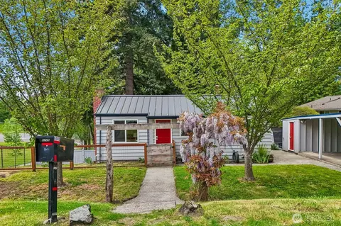 6745 18th Ave SW, Seattle, WA 98106