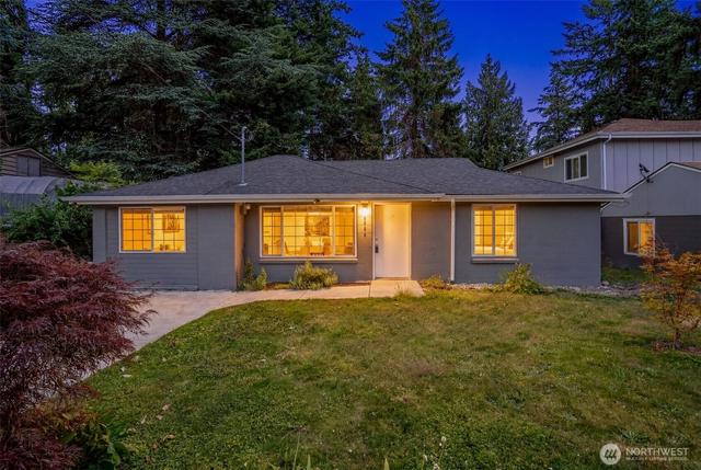 15520 32nd Ave NE, Shoreline, WA 98155