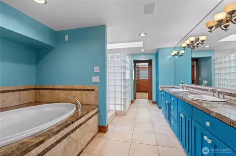 Bath - 16405 86th St E, Sumner, WA 98390 photo 2 of 6