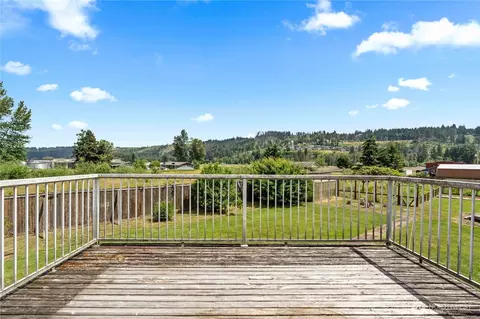 Exterior - 16405 86th St E, Sumner, WA 98390 photo 3 of 7