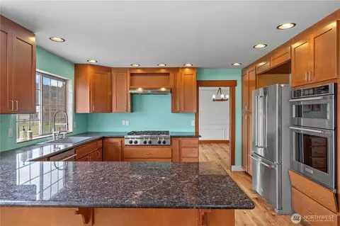 Kitchen - 16405 86th St E, Sumner, WA 98390 photo 3 of 5