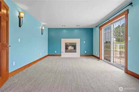 Living - 16405 86th St E, Sumner, WA 98390 photo 4 of 5