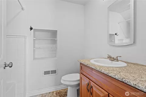 Bath - 16405 86th St E, Sumner, WA 98390 photo 6 of 6