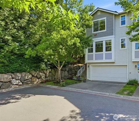 4740 Lake Pl S #A, Renton, WA 98055