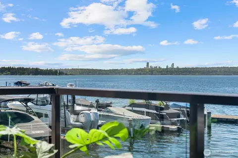 807 Lake St S #100, Kirkland, WA 98033