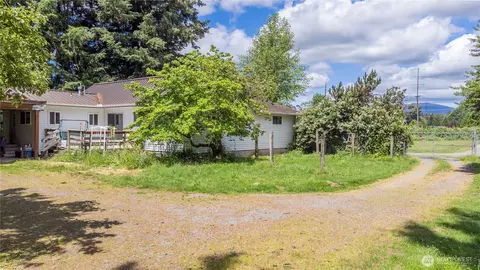 24498 Polte Rd, Sedro Woolley, WA 98284