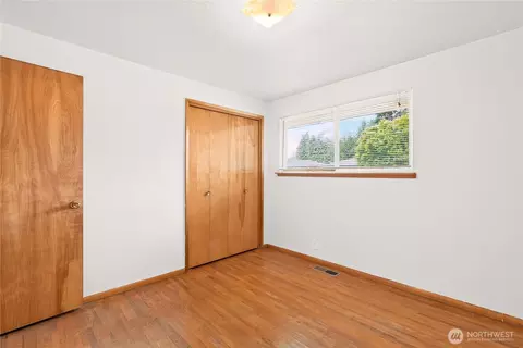 Bedroom - 1209 Florence St, Enumclaw, WA 98022 photo 4 of 7
