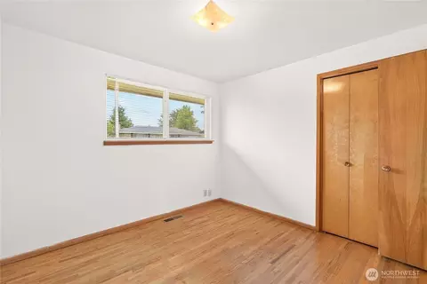 Bedroom - 1209 Florence St, Enumclaw, WA 98022 photo 1 of 7