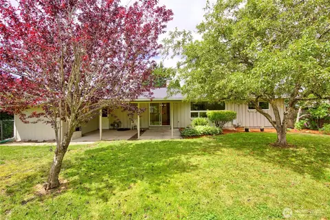 Exterior - 1209 Florence St, Enumclaw, WA 98022 photo 3 of 7