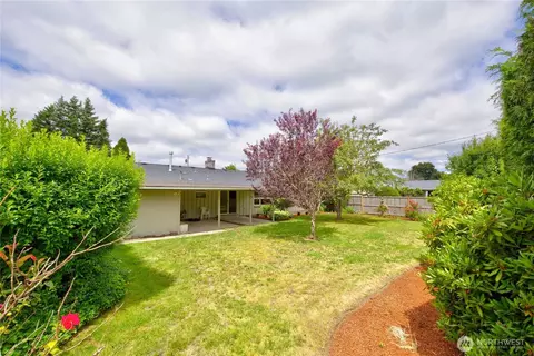 Exterior - 1209 Florence St, Enumclaw, WA 98022 photo 2 of 7