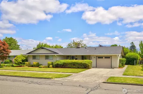 Exterior - 1209 Florence St, Enumclaw, WA 98022 photo 6 of 7